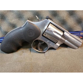   USED Smith & Wesson 686 Plus Revolver .357 Mag/38 Spl 2.5" 7 Rd Stainless - $725.99 (Free S/H on Firearms) - $725.99